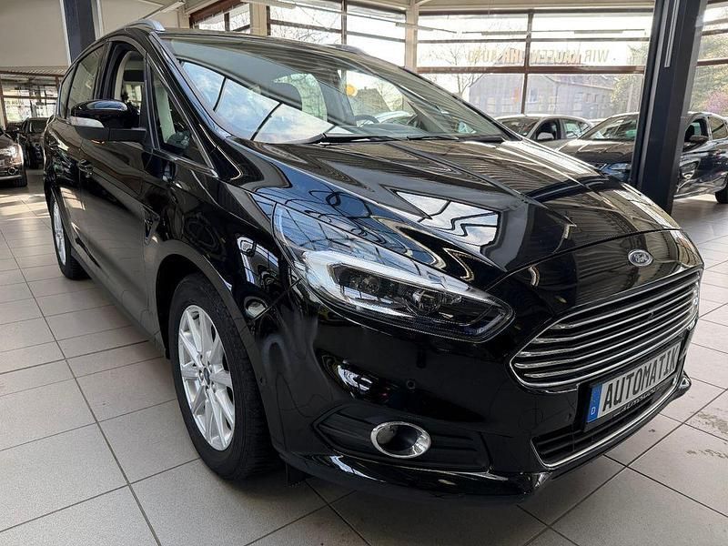 Gebraucht Ford S-MAX Titanium 179 PS (131 kW) 2016 Schwarz Van / Kleinbus