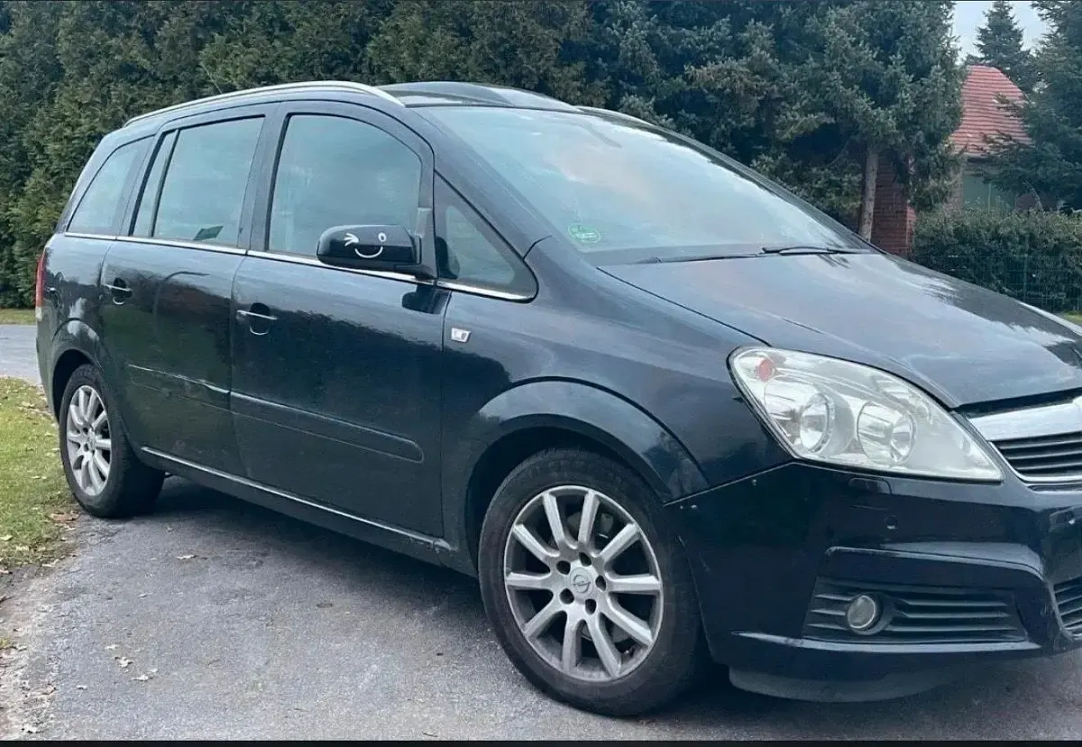 Gebraucht Opel Zafira 120 PS (88 kW) 2008 Schwarz Van / Kleinbus