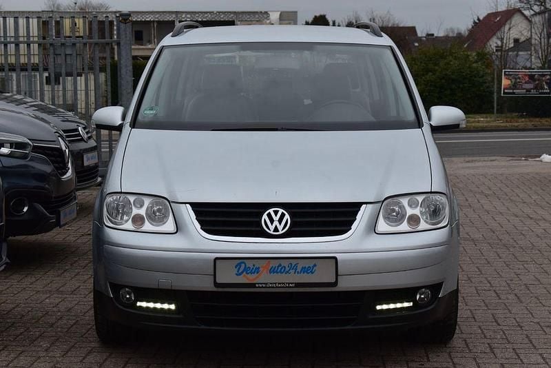 Gebraucht VW Touran Trendline 101 PS (74 kW) 2004 Silber Van / Kleinbus