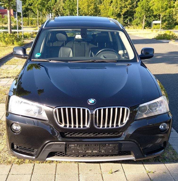 Schwarz Gebraucht 2011 BMW X3 Sport Line SUV | 6.900 € - Bild 1/4
