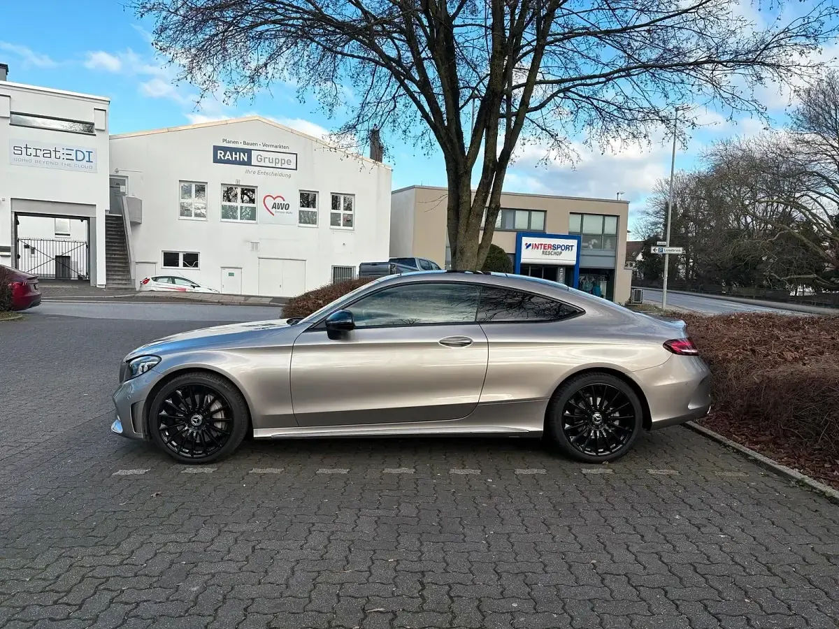 Gebraucht Mercedes C400 333 PS (244 kW) 2018 Silber Coupé