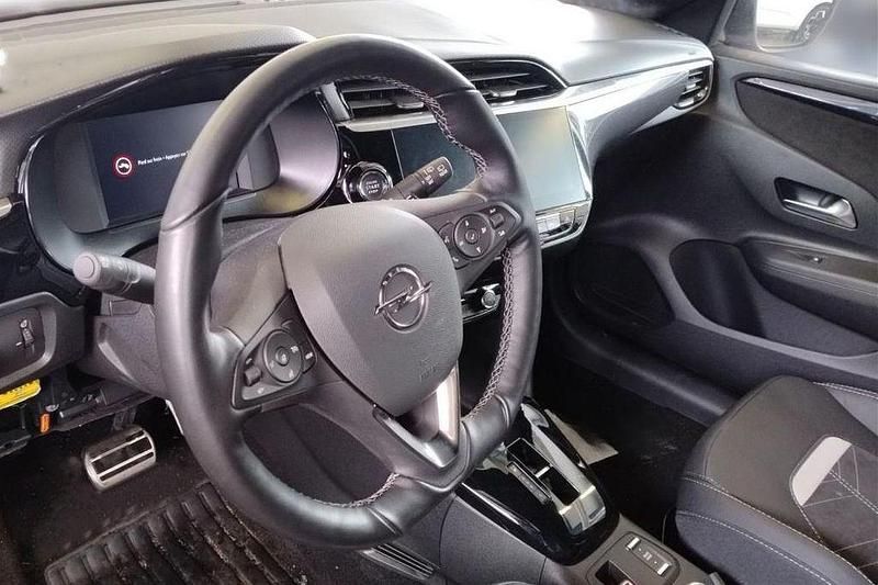 Gebraucht Opel Corsa-e 100 kW (136 PS) 2024 Kardio rot met. Kleinwagen