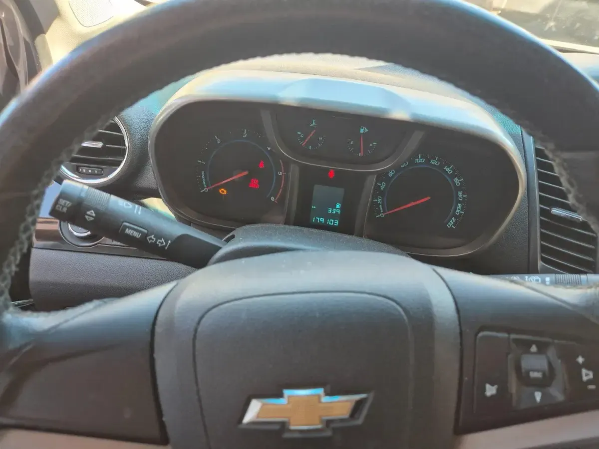 Gebraucht Chevrolet Orlando 163 PS (119 kW) 2011 Grau Van / Kleinbus