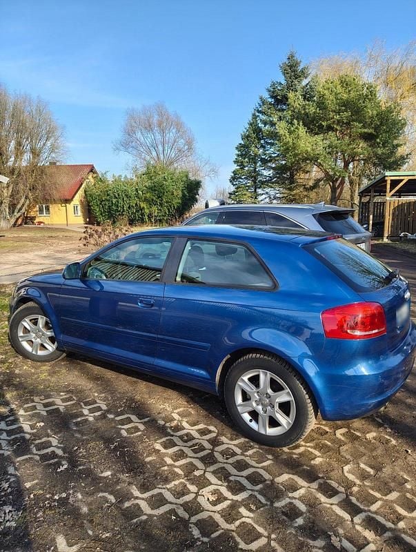 Gebraucht Audi A3 Ambition 125 PS (91 kW) 2010 Blau Kleinwagen