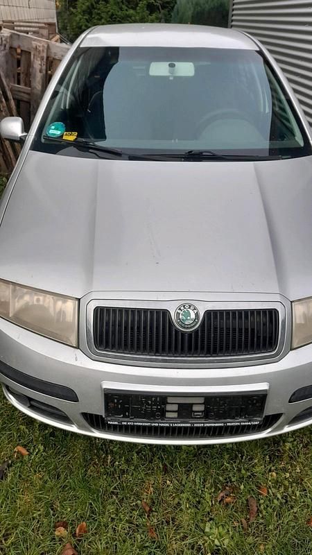 Silber Gebraucht 2006 Skoda Fabia Kleinwagen | 425 € (Fairer Preis) - Bild 1/4