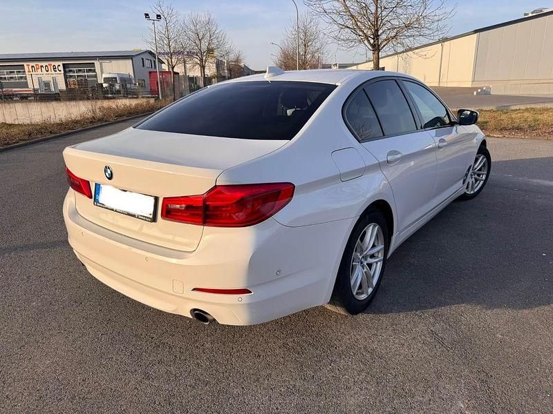 Gebraucht BMW 520 190 PS (139 kW) 2019 Weiß Limousine
