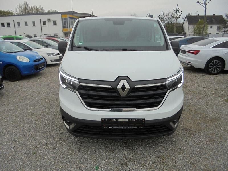 Gebraucht Renault Trafic Komfort 150 PS (110 kW) 2023 Weiß Van / Kleinbus