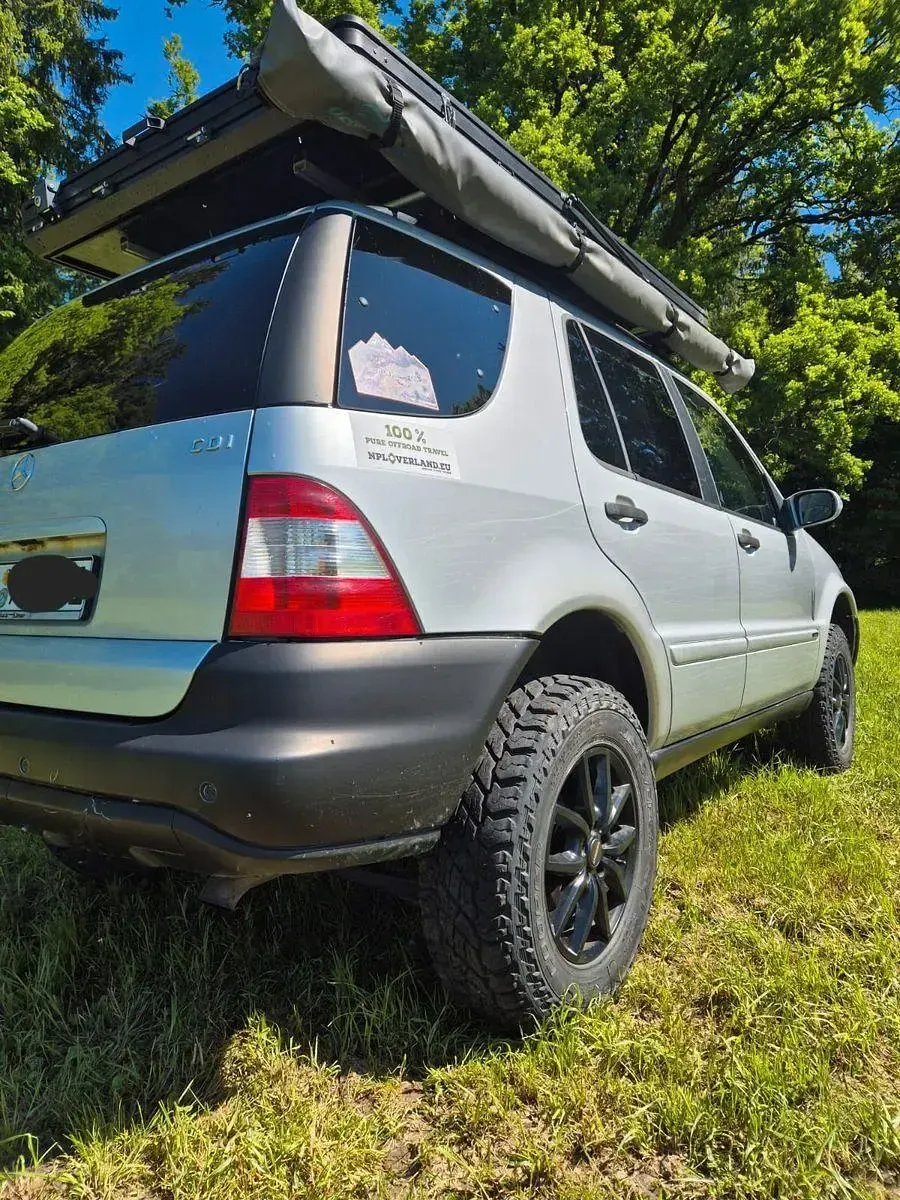Gebraucht Mercedes ML270 163 PS (119 kW) 2003 Silber SUV
