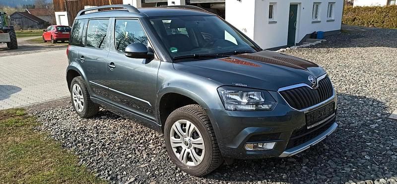 Gebraucht Skoda Yeti 105 PS (77 kW) 2016 Grau SUV
