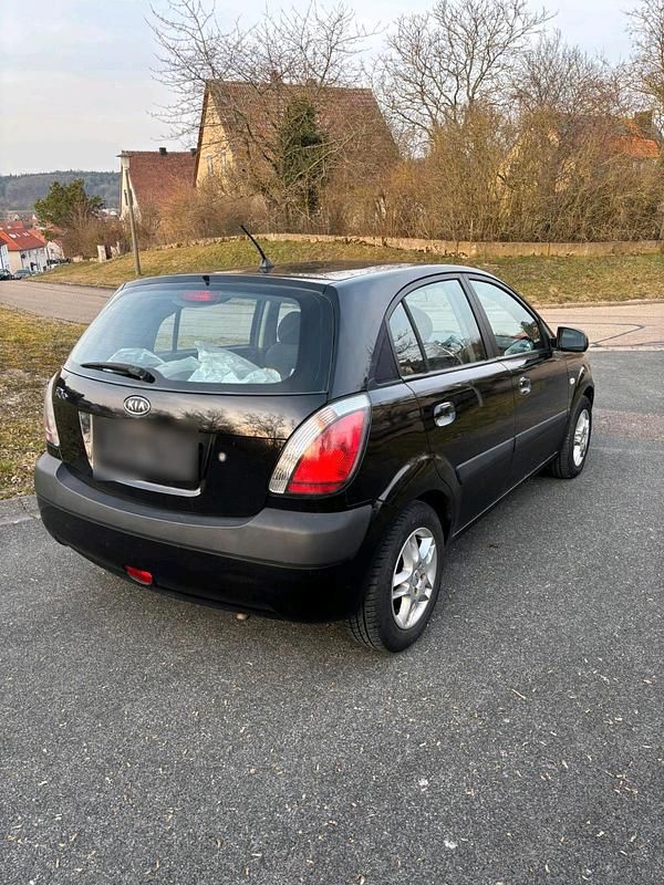 Gebraucht Kia Rio 84 PS (61 kW) 2005 Schwarz Kleinwagen