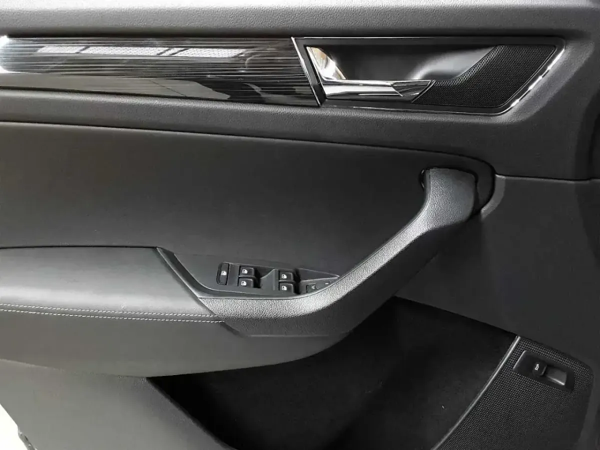 Gebraucht Skoda Kodiaq Style 150 PS (110 kW) 2021 Blackmagic perleffekt SUV