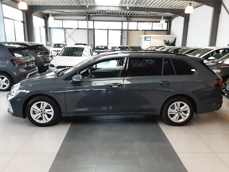 Neu VW Golf VIII 116 PS (85 kW) 2025 Grau Kombi