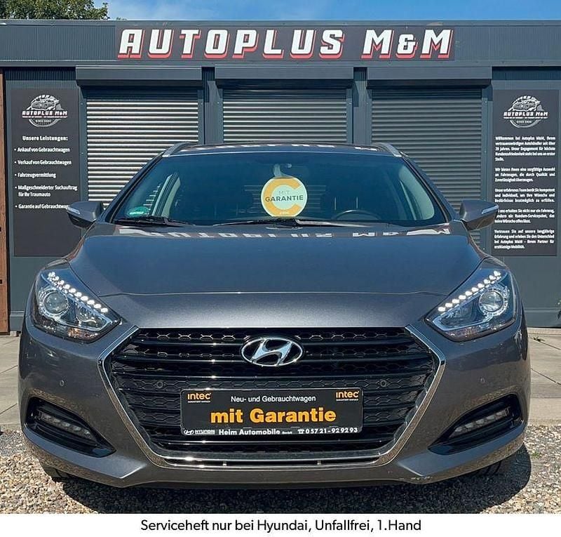 Silber Gebraucht 2017 Hyundai i40 Trend Kombi | 8.800 € (Fairer Preis) - Bild 1/4
