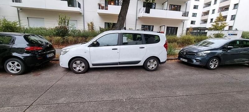 Gebraucht Dacia Lodgy 102 PS (75 kW) 2019 Weiß Van / Kleinbus