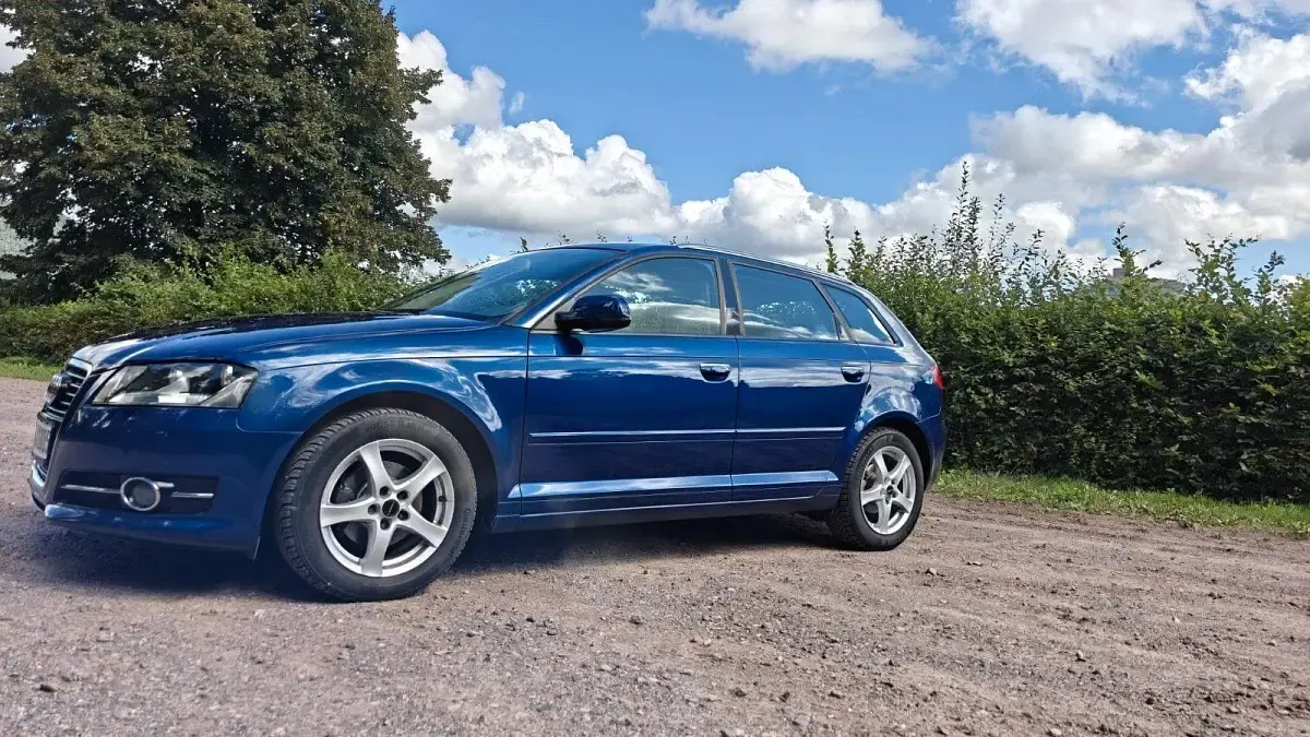 Gebraucht Audi A3 Sportback Ambition 105 PS (77 kW) 2011 Blau Kleinwagen