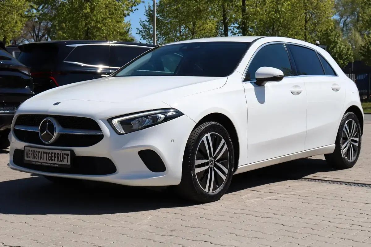 Gebraucht Mercedes A250 218 PS (160 kW) 2022 Weiß Limousine