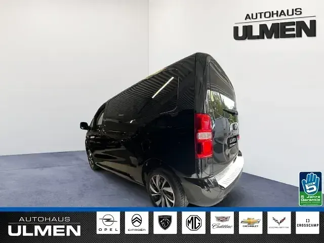 Używany Citroën Spacetourer Feel 150 KM (110 kW) 2018 Czarny Minivan