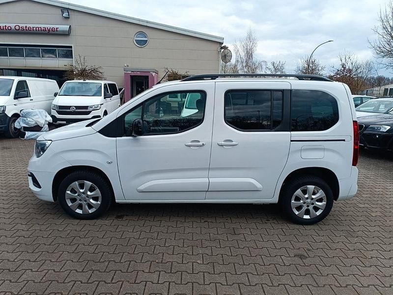 Gebraucht Opel Combo Life Ultimate 131 PS (96 kW) 2023 Weiß Van / Kleinbus