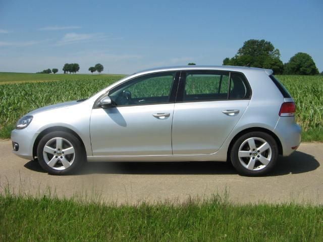 Silber Gebraucht 2011 VW Golf VI Limousine | 5.800 € (Fairer Preis) - Bild 1/4