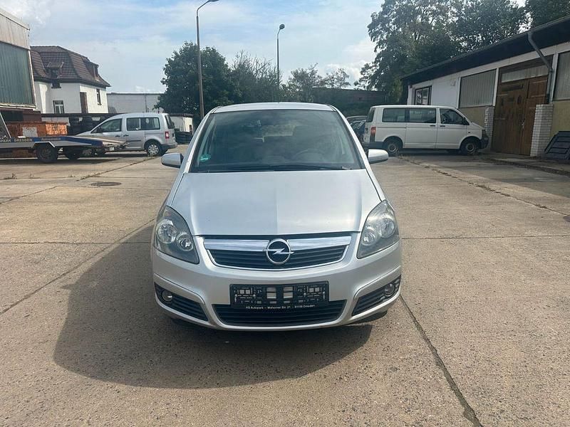 Silber Gebraucht 2005 Opel Zafira Edition Van / Kleinbus | 2.300 € (Guter Preis) - Bild 1/4