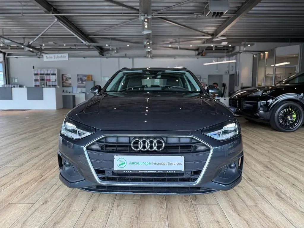 Gebraucht Audi A4 Basis 163 PS (119 kW) 2021 Grau Kombi