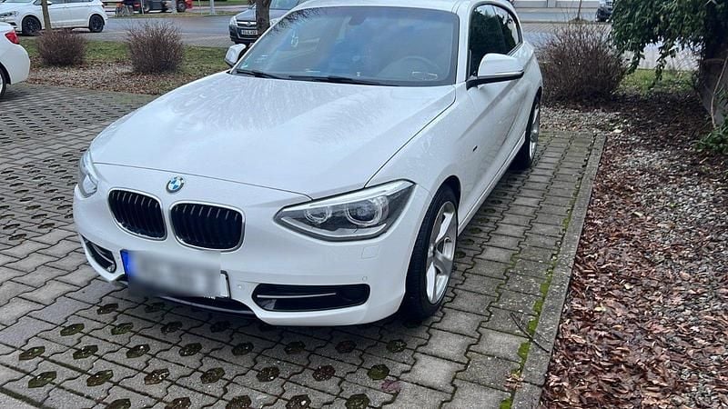 Weiß Gebraucht 2014 BMW 116 Sport Line Kleinwagen | 8.000 € (Fairer Preis) - Bild 1/4