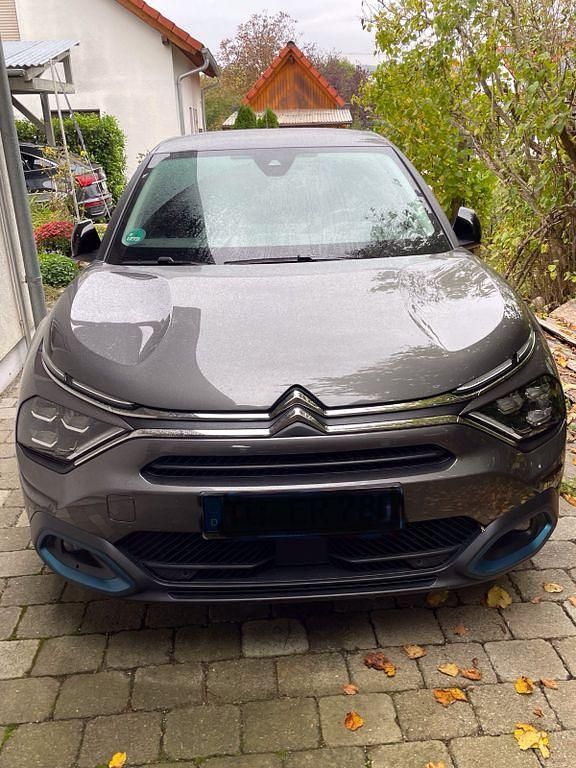 Grau Gebraucht 2021 Citroën e-C4 Limousine | 18.000 € (Guter Preis) - Bild 1/4