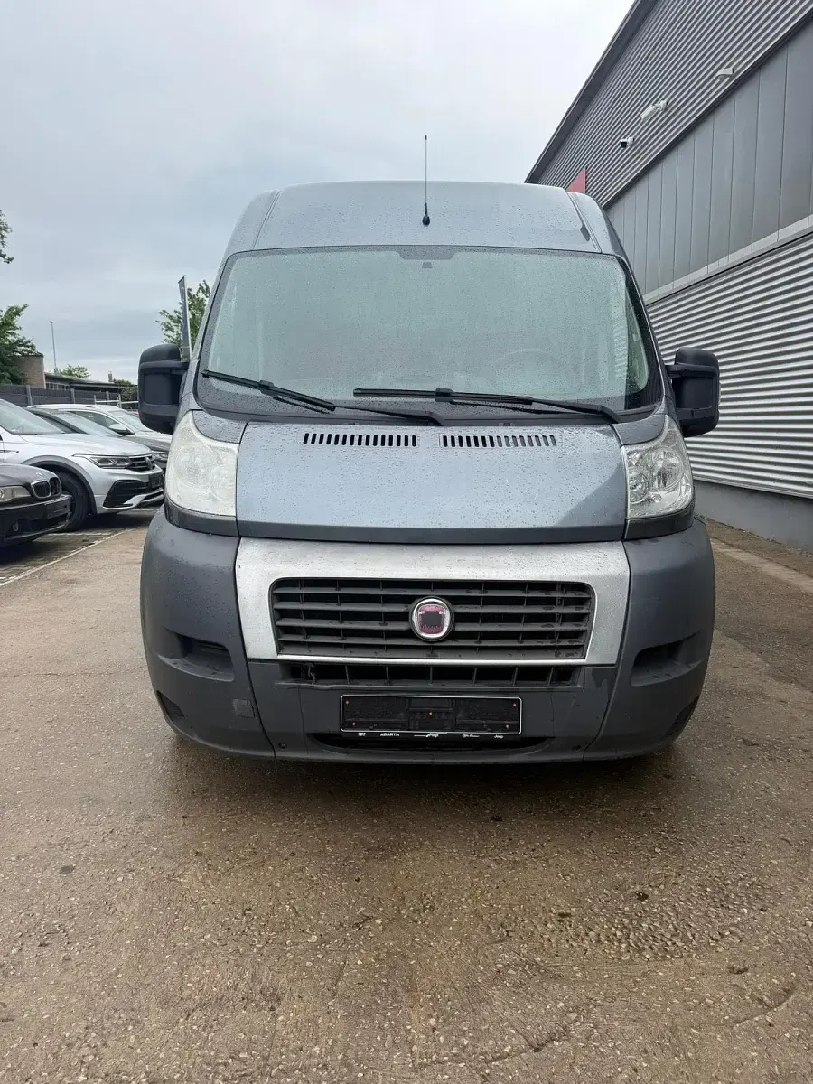 Gebraucht Fiat Ducato 116 PS (85 kW) 2012 Grau Van