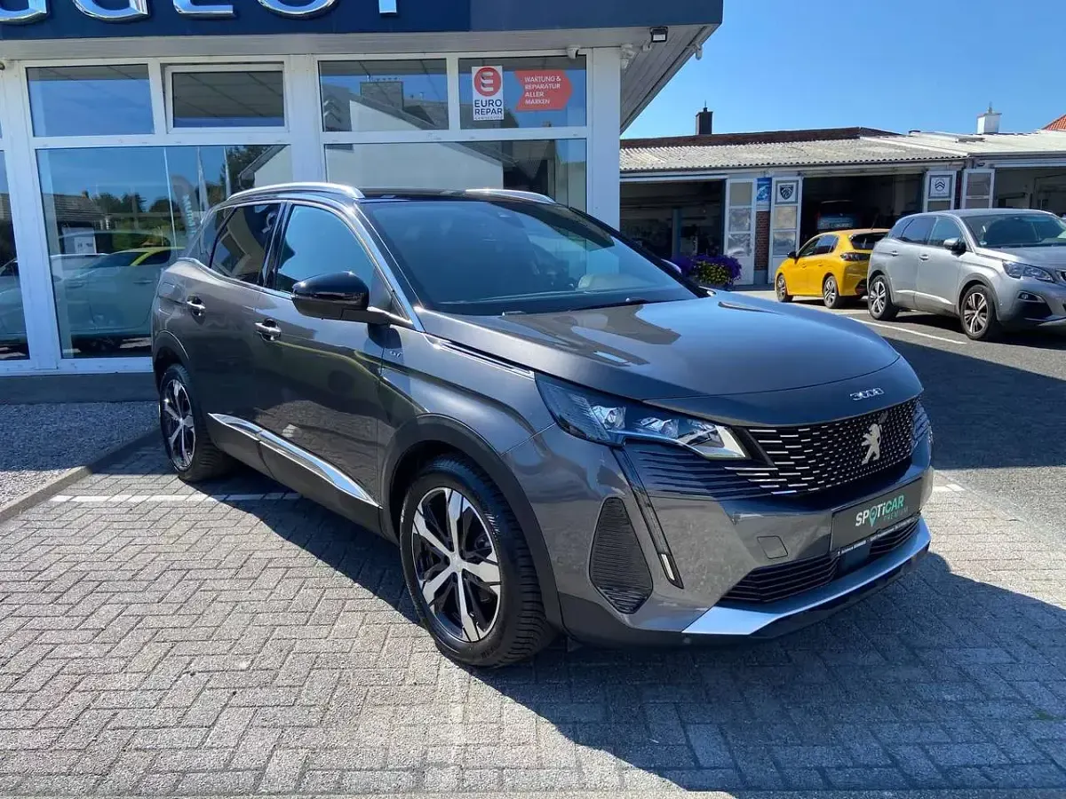Gebraucht Peugeot 3008 GT 131 PS (96 kW) 2023 Platinumgrau SUV