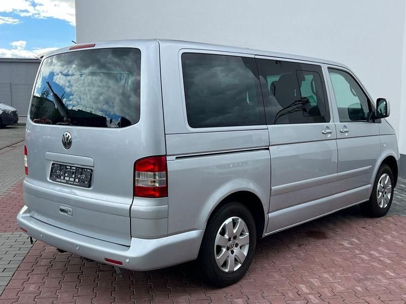 Second-hand VW Multivan 174 CP (127 kW) 2004 Argintiu Monovolum