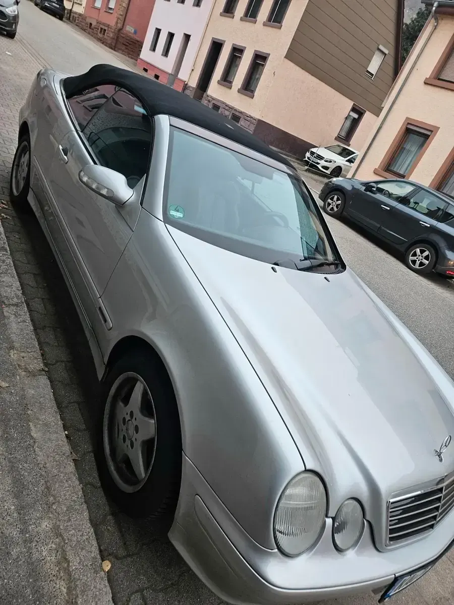 Gebraucht Mercedes CLK200 163 PS (119 kW) 2002 Silber Cabrio