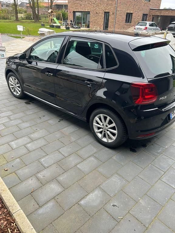 Gebraucht VW Polo LOUNGE 60 PS (44 kW) 2015 Schwarz Limousine
