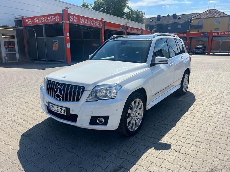 Weiß Gebraucht 2009 Mercedes GLK350 SUV | 9.990 € (Fairer Preis) - Bild 1/4