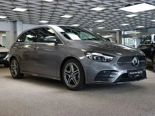 Gebraucht Mercedes B200 AMG line Plus 163 PS (119 kW) 2025 Grau Kleinwagen