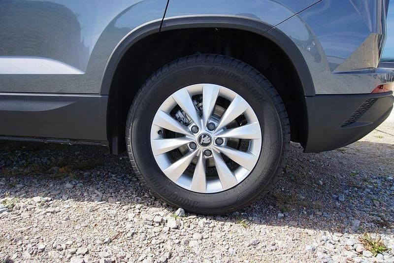 Neu Skoda Karoq 150 PS (110 kW) 2025 Graphitegrau metallic SUV
