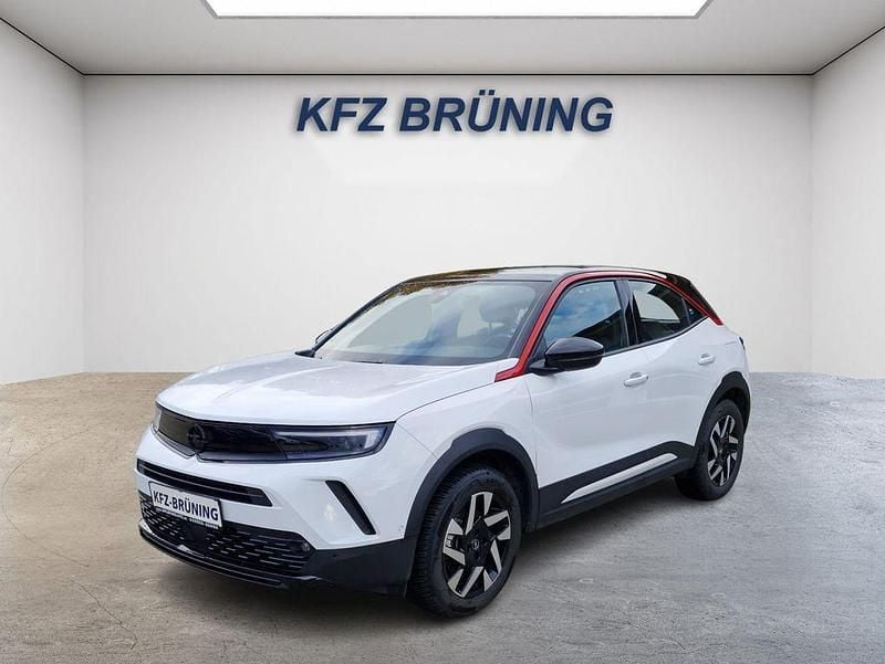 Jade weiß dach schwarz Gebraucht 2023 Opel Mokka-e SUV | 19.680 € (Fairer Preis) - Bild 1/4