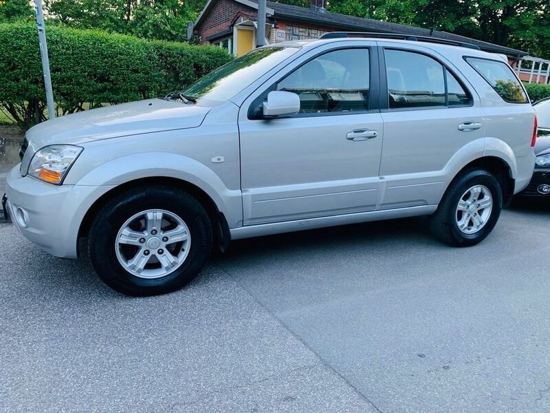 Silber Gebraucht 2009 Kia Sorento LX SUV | 8.990 € (Fairer Preis) - Bild 1/4