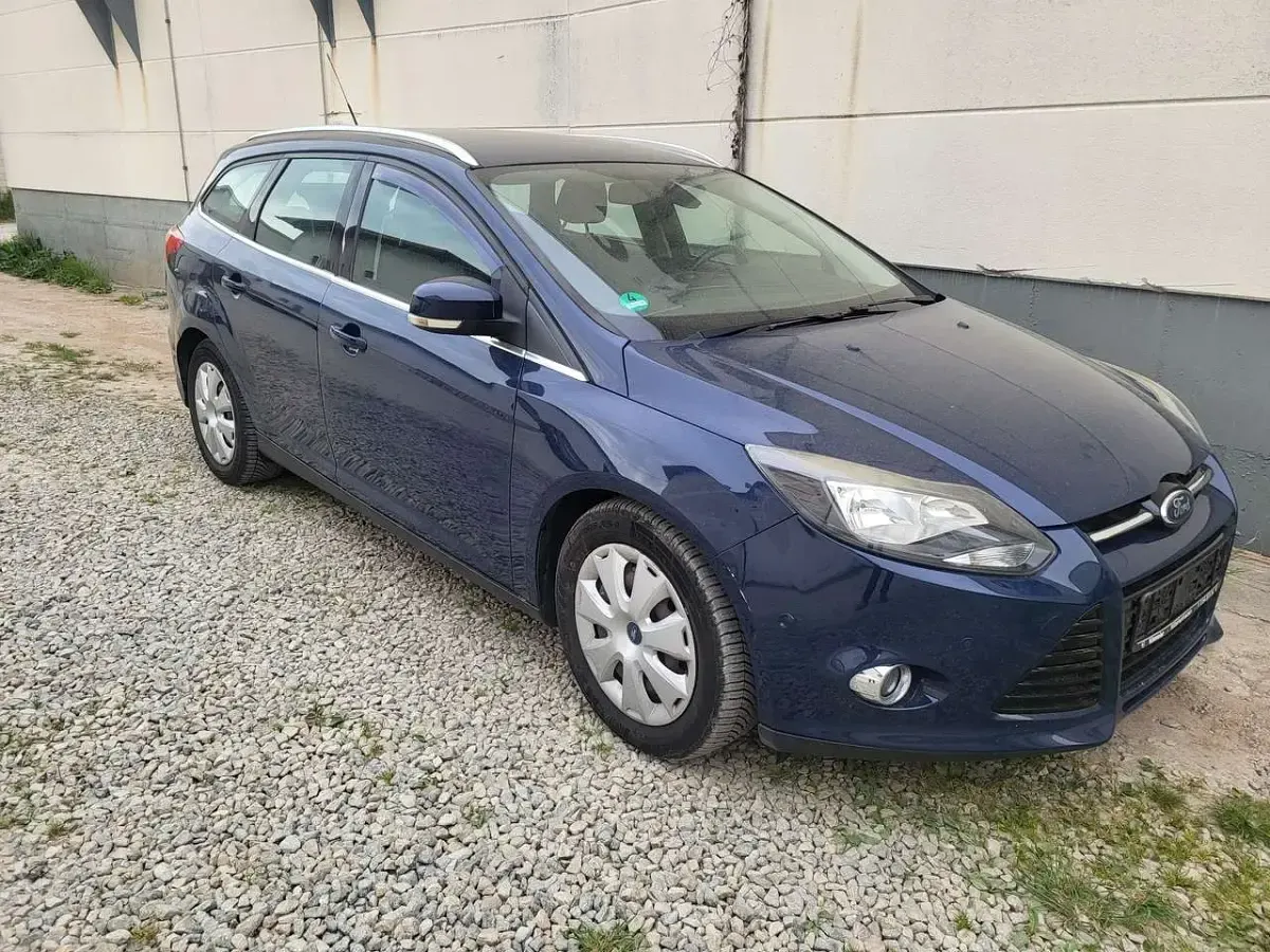 Usado Ford Focus Titanium 163 CV (119 kW) 2013 Azul Familiar
