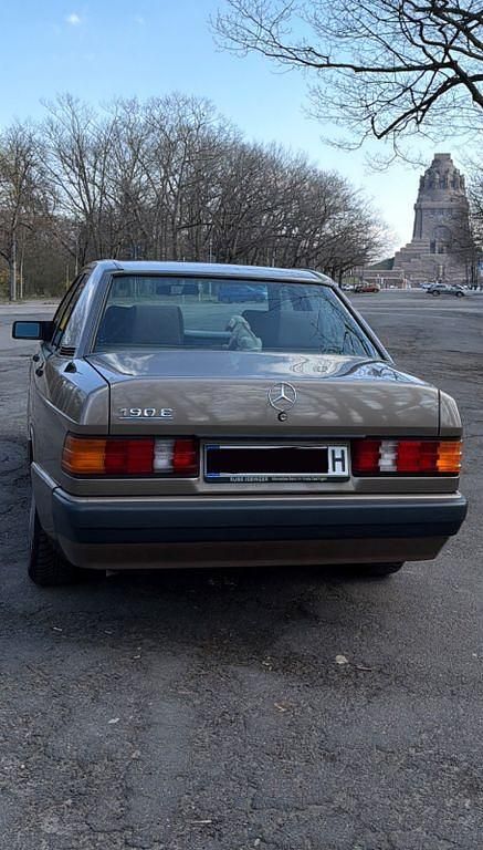 Gebraucht Mercedes 190 118 PS (86 kW) 1990 Braun Limousine