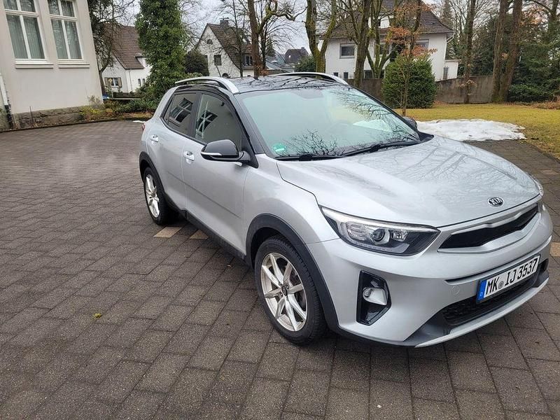 Gebraucht Kia Stonic Vision 120 PS (88 kW) 2018 Silber SUV