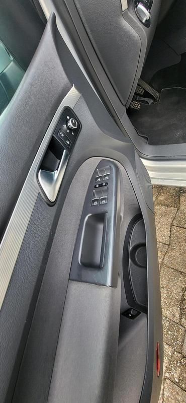 Gebraucht VW Touran 109 PS (80 kW) 2012 Silber Van / Kleinbus