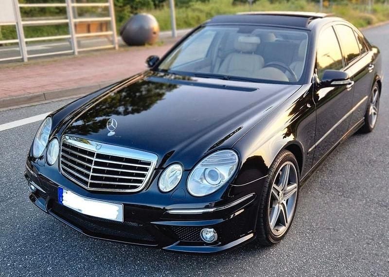 Schwarz Gebraucht 2006 Mercedes E500 AMG line Limousine | 14.990 € (Teuer) - Bild 1/4