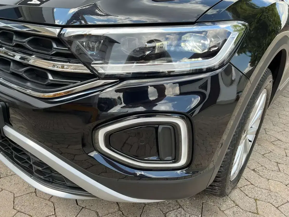 Gebraucht VW T-Roc Style 150 PS (110 kW) 2023 Deep black perleffekt / dach w SUV