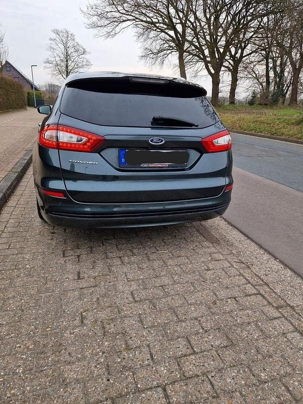Gebraucht Ford Mondeo Titanium 150 PS (110 kW) 2018 Grün Kombi