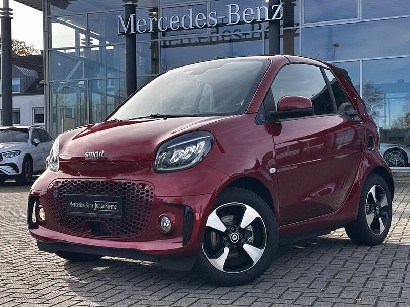 Rot Gebraucht 2023 Smart ForTwo Electric Drive Passion Cabrio | 19.450 € (Teuer) - Bild 1/4