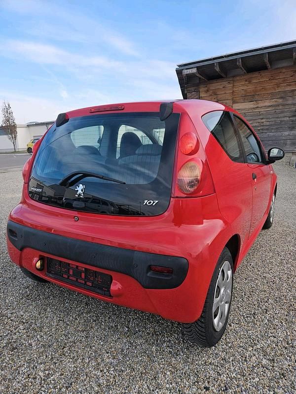 Gebraucht Peugeot 107 68 PS (50 kW) 2010 Rot Kleinwagen