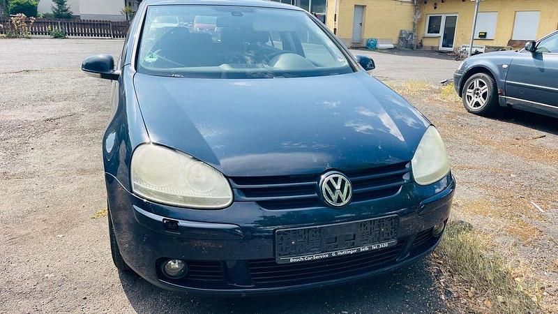 Blau Gebraucht 2006 VW Golf V Comfortline Limousine | 700 € (Guter Preis) - Bild 1/4