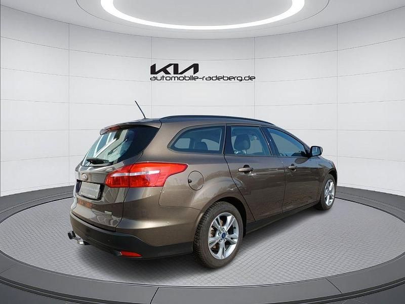 Gebraucht Ford Focus Trend 101 PS (74 kW) 2018 Braun Limousine