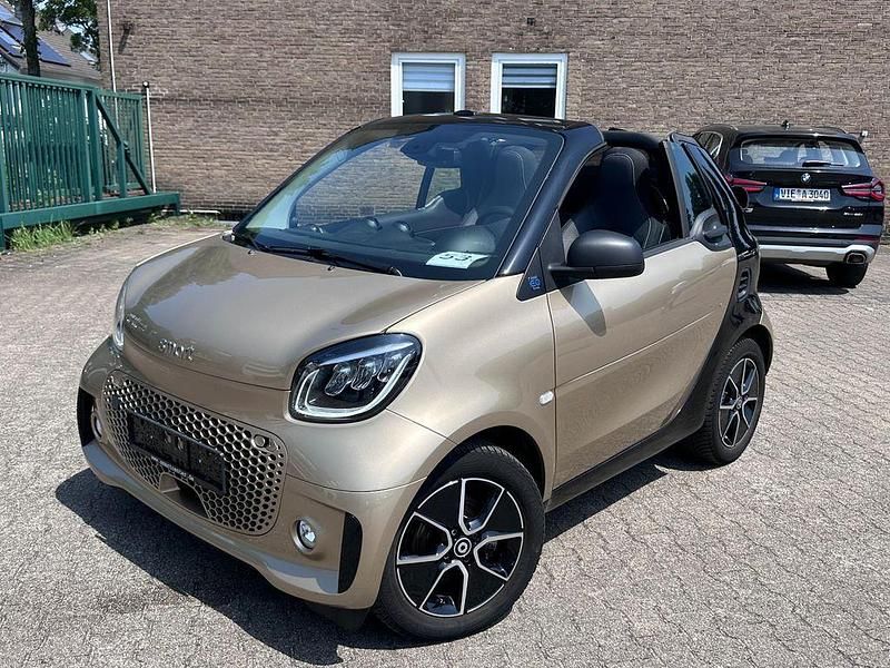 Gold Gebraucht 2020 Smart ForTwo Electric Drive Passion Cabrio | 11.900 € (Fairer Preis) - Bild 1/4
