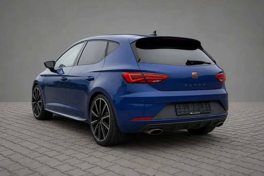 Używany Cupra Leon 290 KM (213 kW) 2019 Niebieski Sedan/Limuzyna